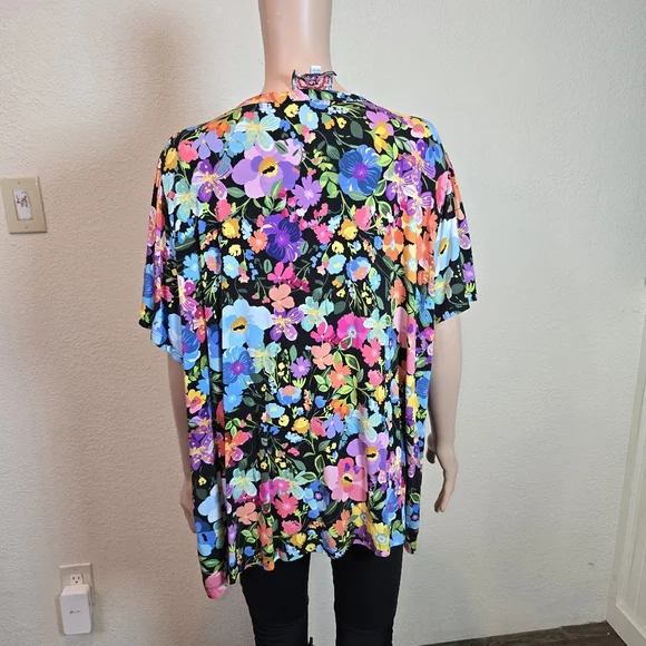 Johnny Was Wild Bloom FLUTTER SLEEVE HENLEY Woman’s Size 2x - Picture 6 of 16